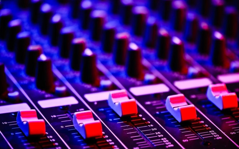 Rádio Kwacha - mídia ligado a a rádio que toca o que nenhuma outra toca. jazz, semba, mpb e música angolana cl